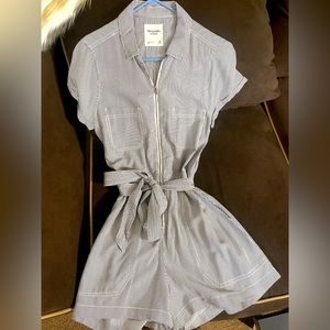 Abercrombie Romper (Never Worn)